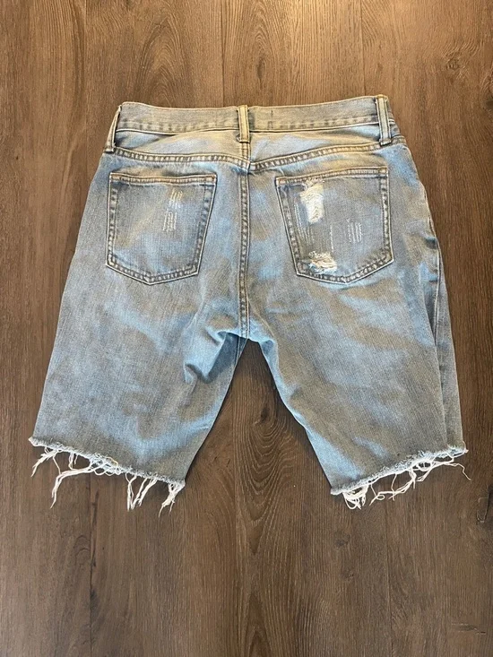 GAP Light Wash Ripped Men’s Denim Shorts - Picture 2 of 2